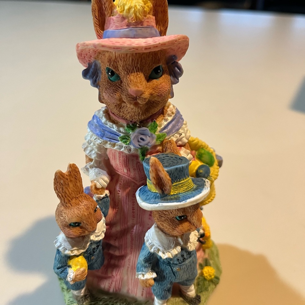 Victorian Collection Rabbit Figurines - Picture 3 of 13